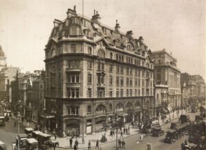 Lipton restaurant next to Holborn Underground
