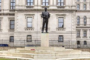 Statue of the Earl Mountbatten