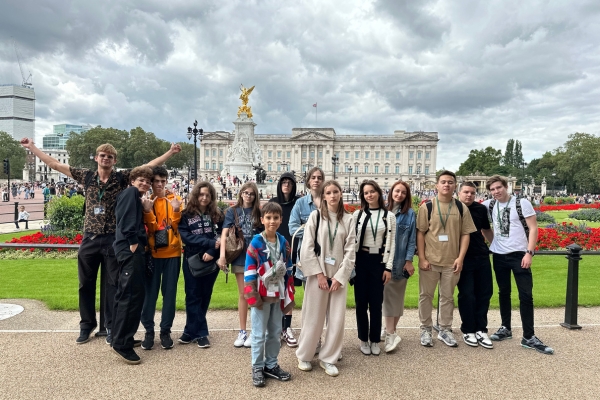 London-Walking-Tours-for-International-School-Groups2.jpg