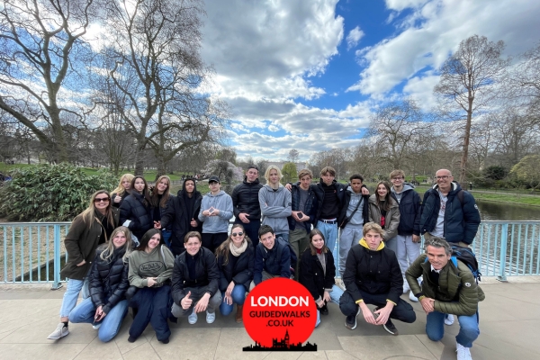 London-Walking-Tours-for-International-School-GroupsInternational-Student-London-Tours-8.jpg